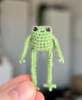 Mini crochet frog