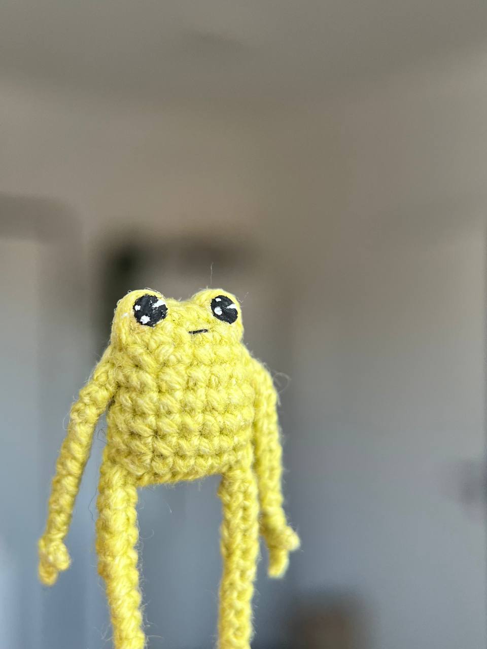 Mini crochet frog (yellow-green)